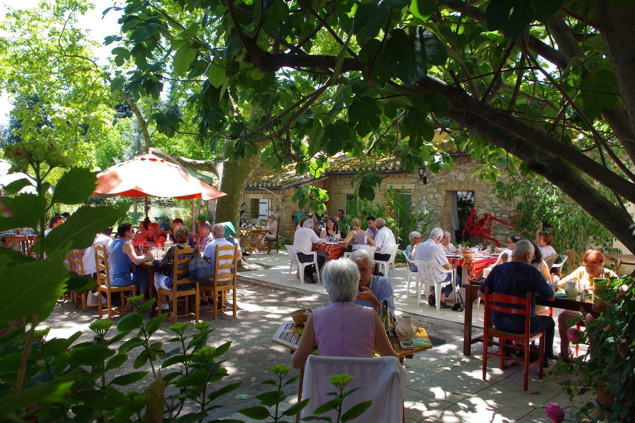 Mas Des Vertes Rives Bed & Breakfast Chateauneuf-de-Gadagne Exterior photo