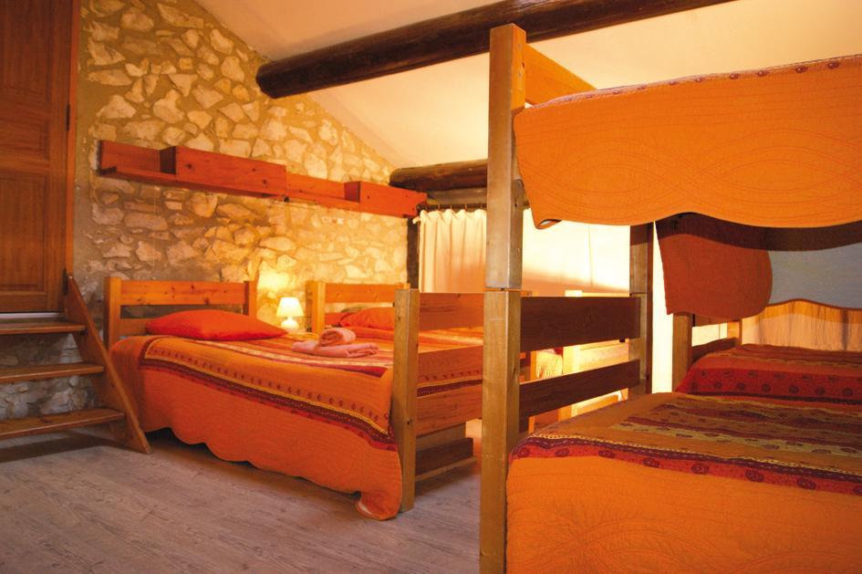 Mas Des Vertes Rives Bed & Breakfast Chateauneuf-de-Gadagne Exterior photo