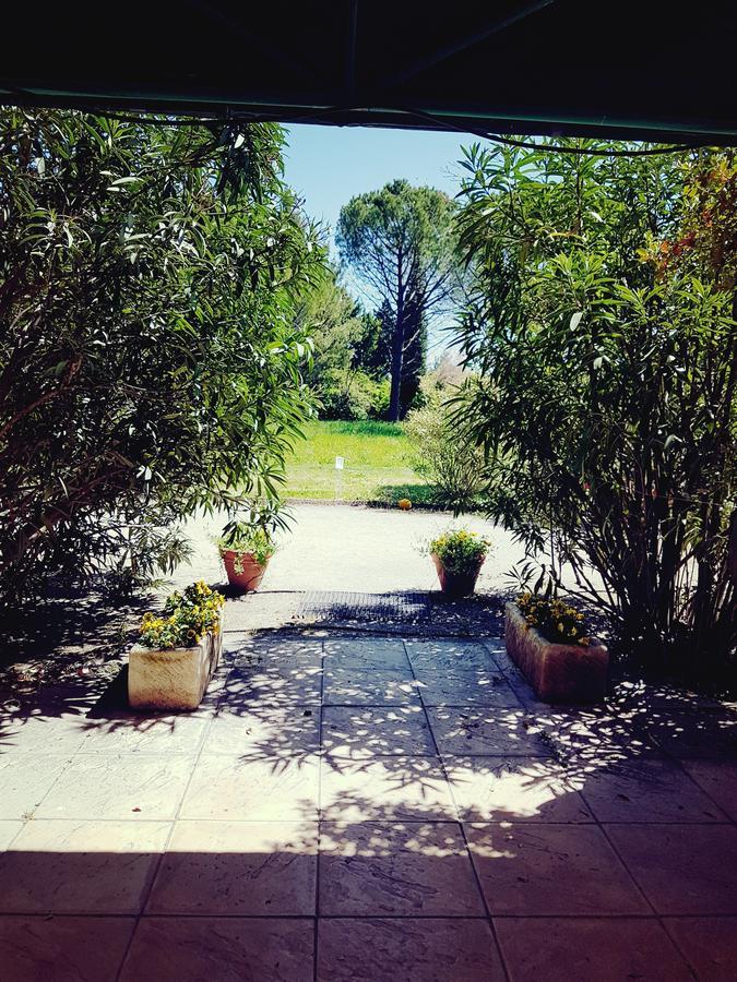 Mas Des Vertes Rives Bed & Breakfast Chateauneuf-de-Gadagne Exterior photo